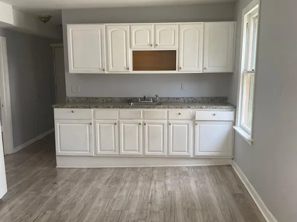 13 Poplar St #3, Waterbury, CT 06708