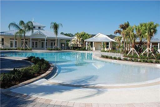 Wonderful pool just steps away