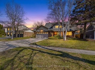 253 McCraney St W, Oakville, ON