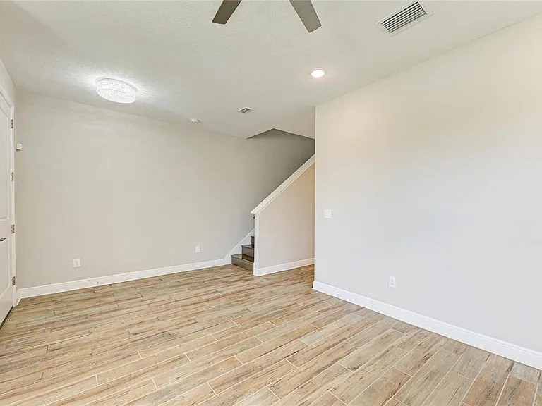 4745 Antrim Dr — Photo 23