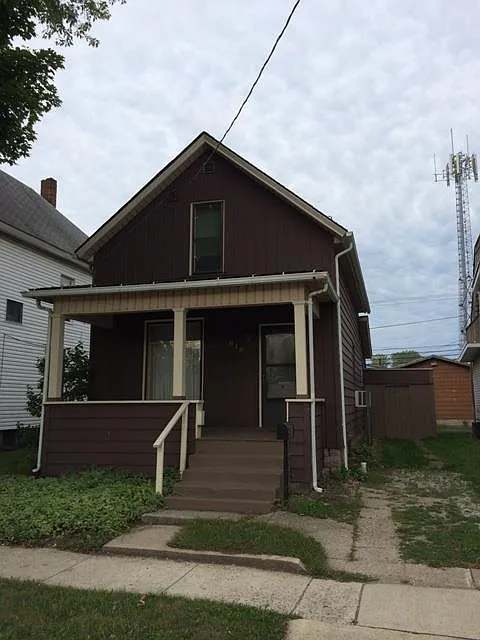 618 S Main St photo 1