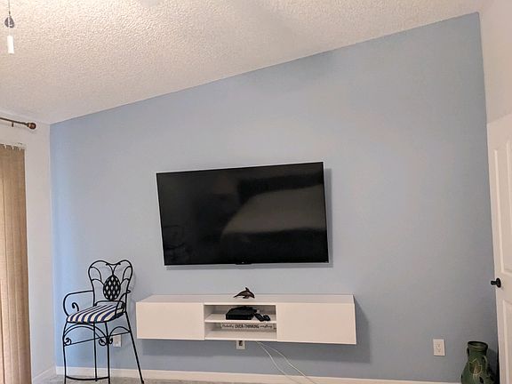 3rd image of 330 Madeira Cir