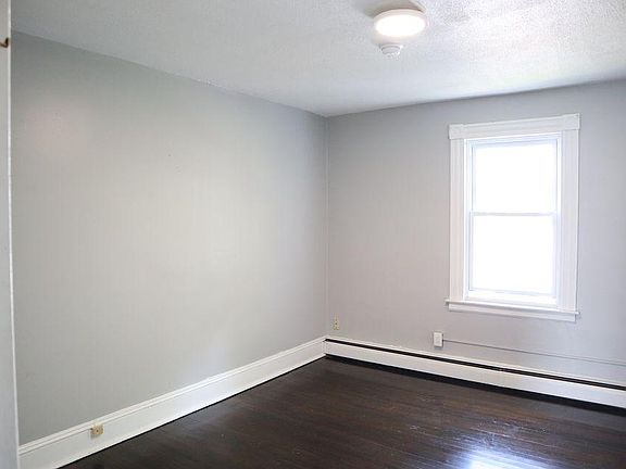 3rd image of 301 East St #2