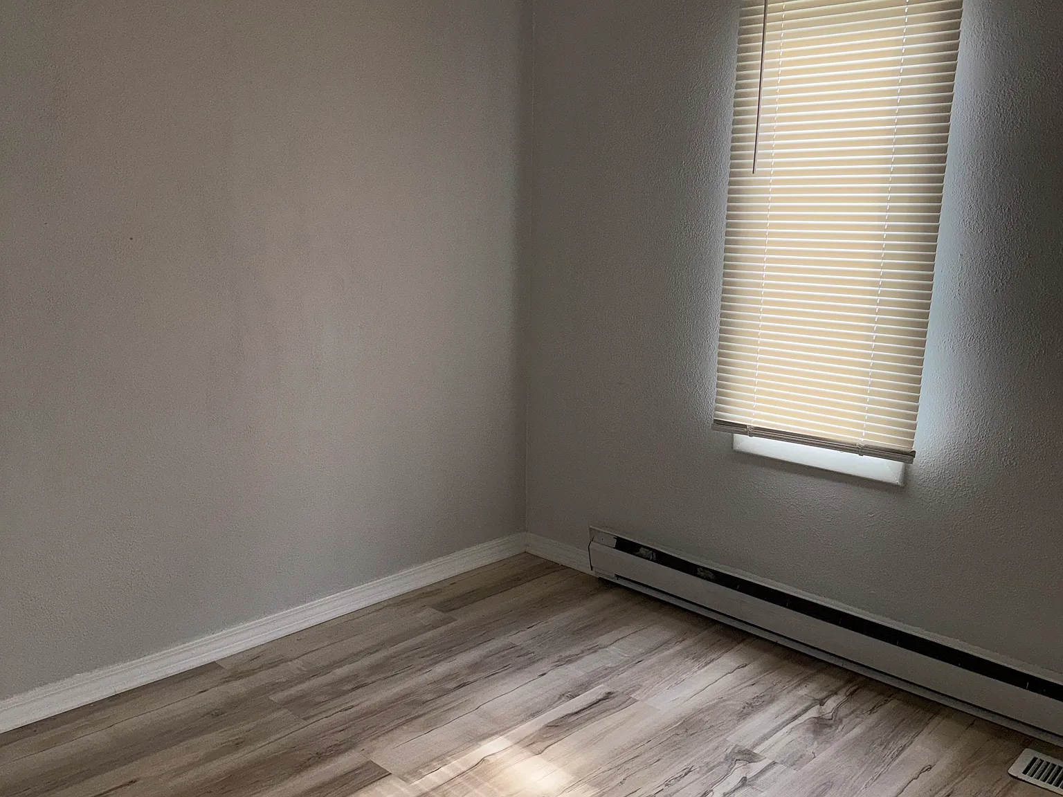 2 bed, $1,000 — Photo 2