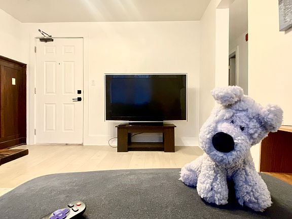 5th image of 626 Stewart Ave #2