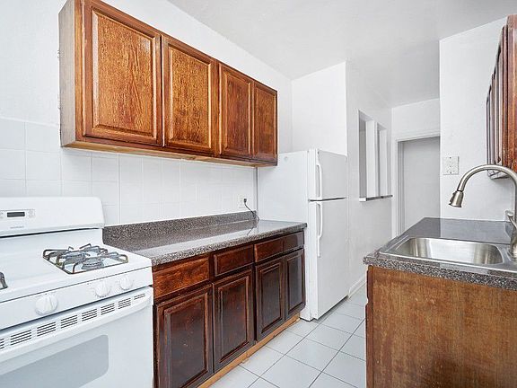 5th image of 616 W 207th St APT 3B
