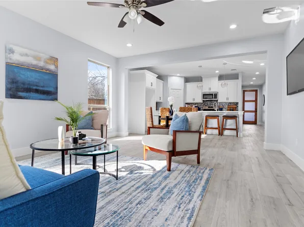 520 E 5th St, Bonham, TX 75418