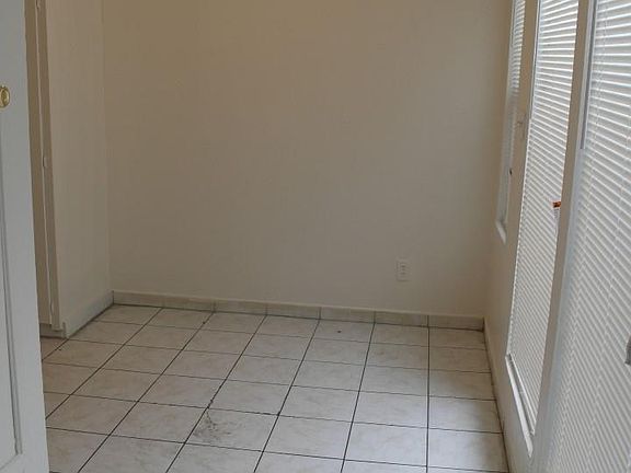 3rd image of 304 N Begonia Ave APT A
