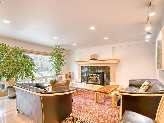 3rd image of 42997 Haney Ln