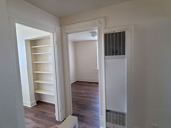 3rd image of 244 1/2 N Ivy St #10948259