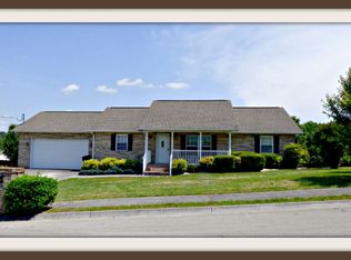 820 Thomas Farms Dr, Jefferson City, TN 37760