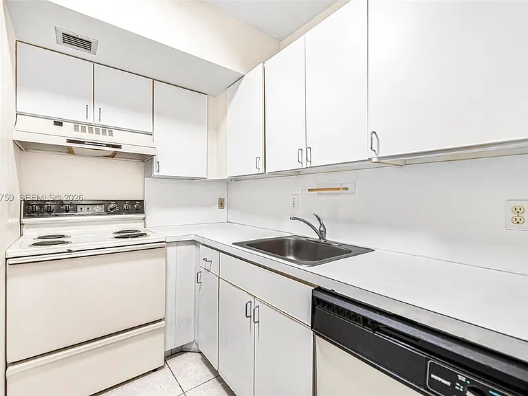 9107 SW 137th Ter #1-4 — Photo 14