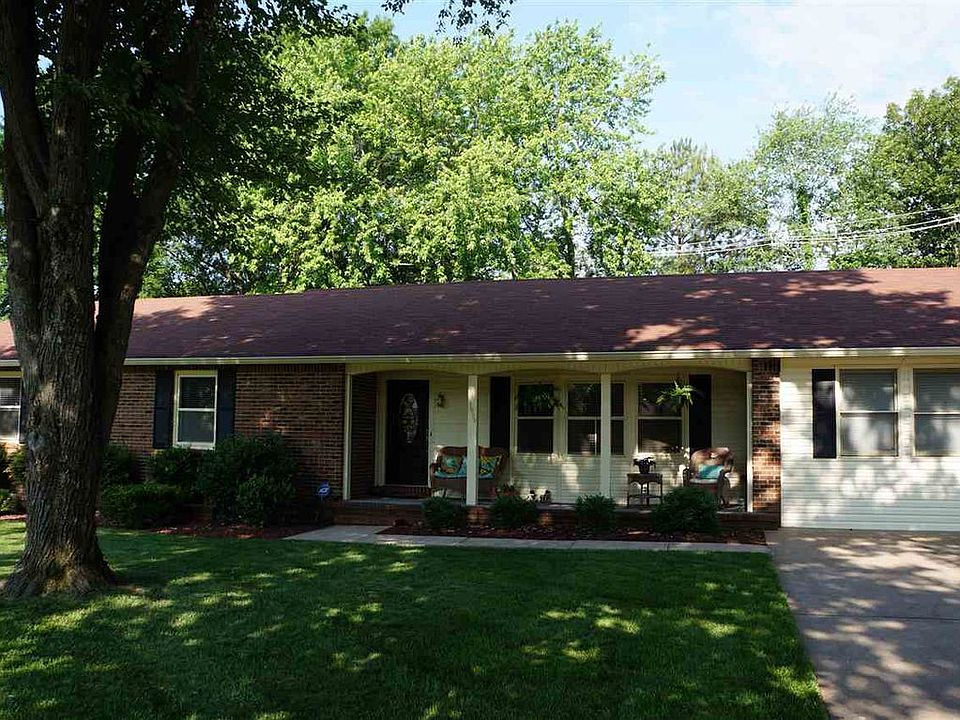 1st image of 1506 Canterbury Dr