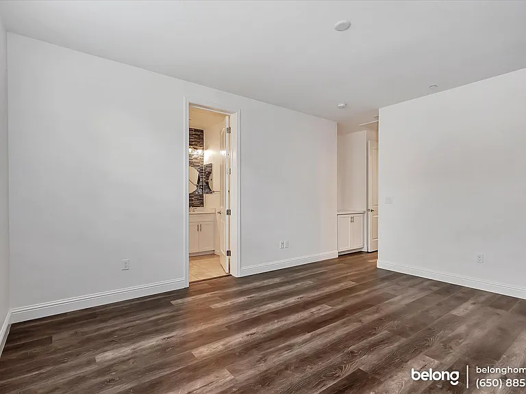 5832 Crespi Way — Photo 14