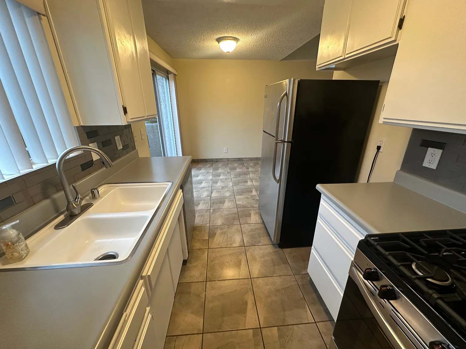 1 bed, 1.5 bath, 600 sqft, $2,395 — Photo 4