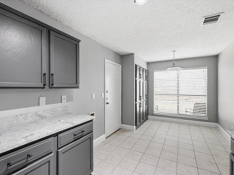 2909 Menlo Park Ln — Photo 11