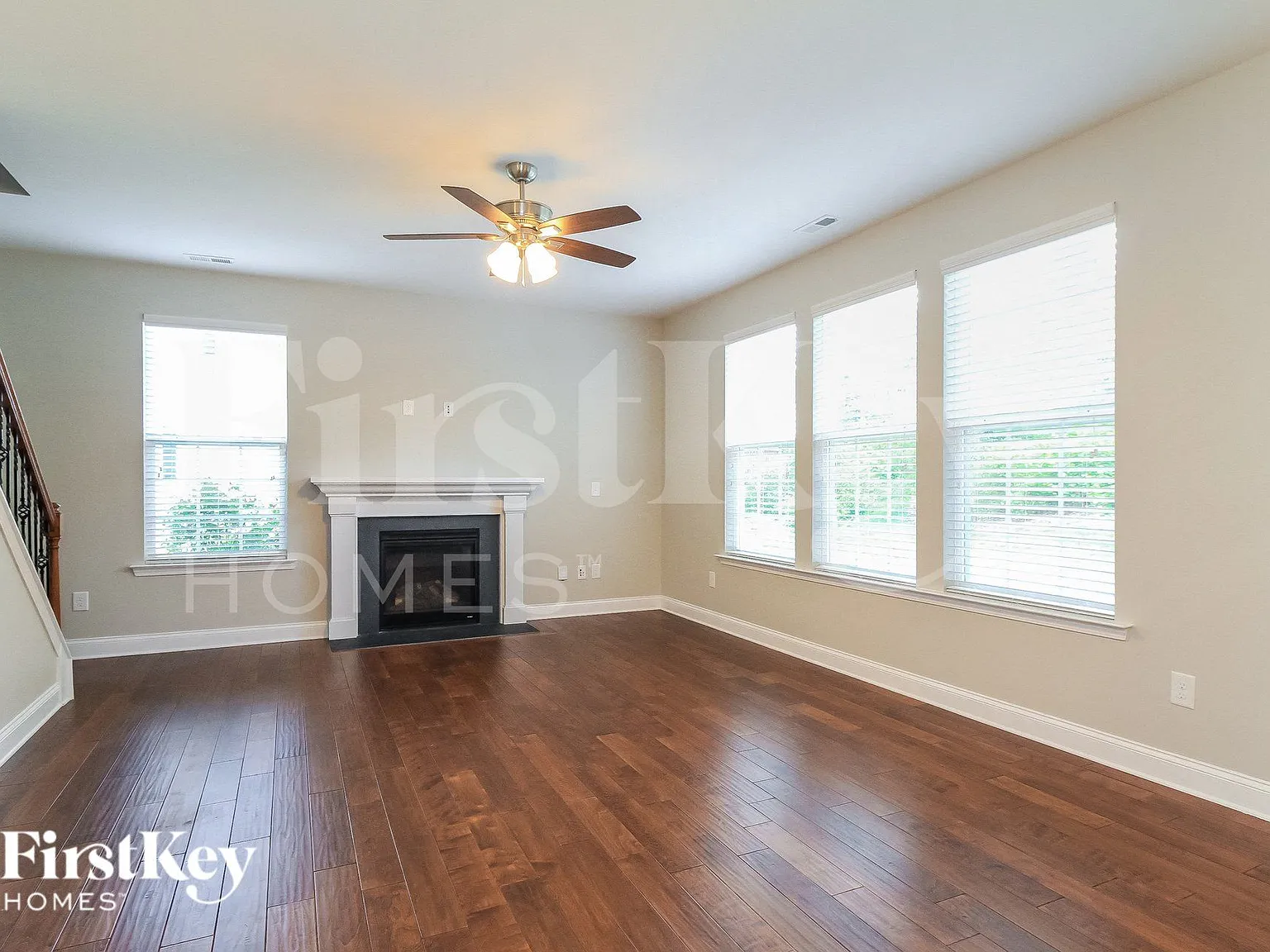4 bed, 2.5 bath, 2172 sqft, $2,440 — Photo 3