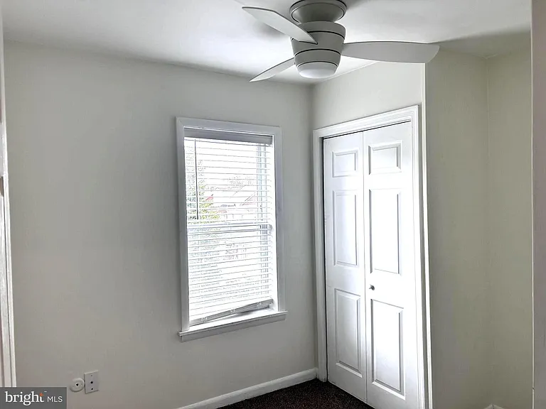 220 Sheas Ter — Photo 24