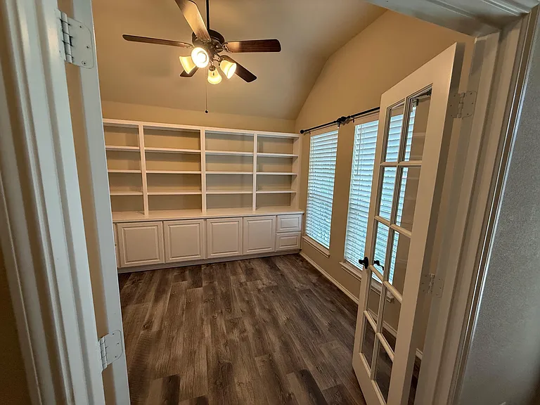 2517 Hadley St — Photo 7