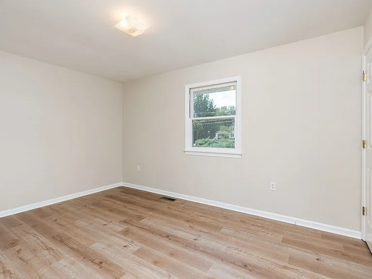 700 Rife Rd #11F — Photo 9