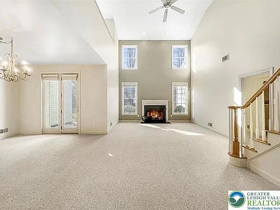 3rd image of 4658 Pinehurst Cir