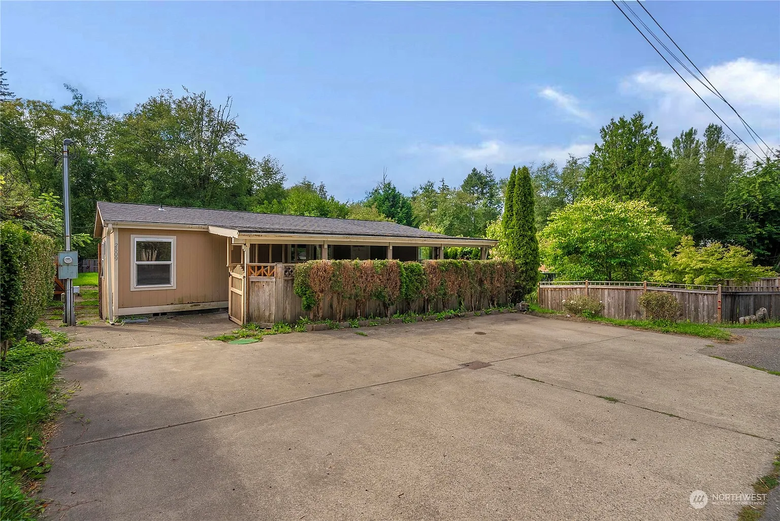 2509 NE Sylvan Way photo 1