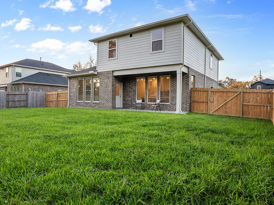 407 Magnolia Ln