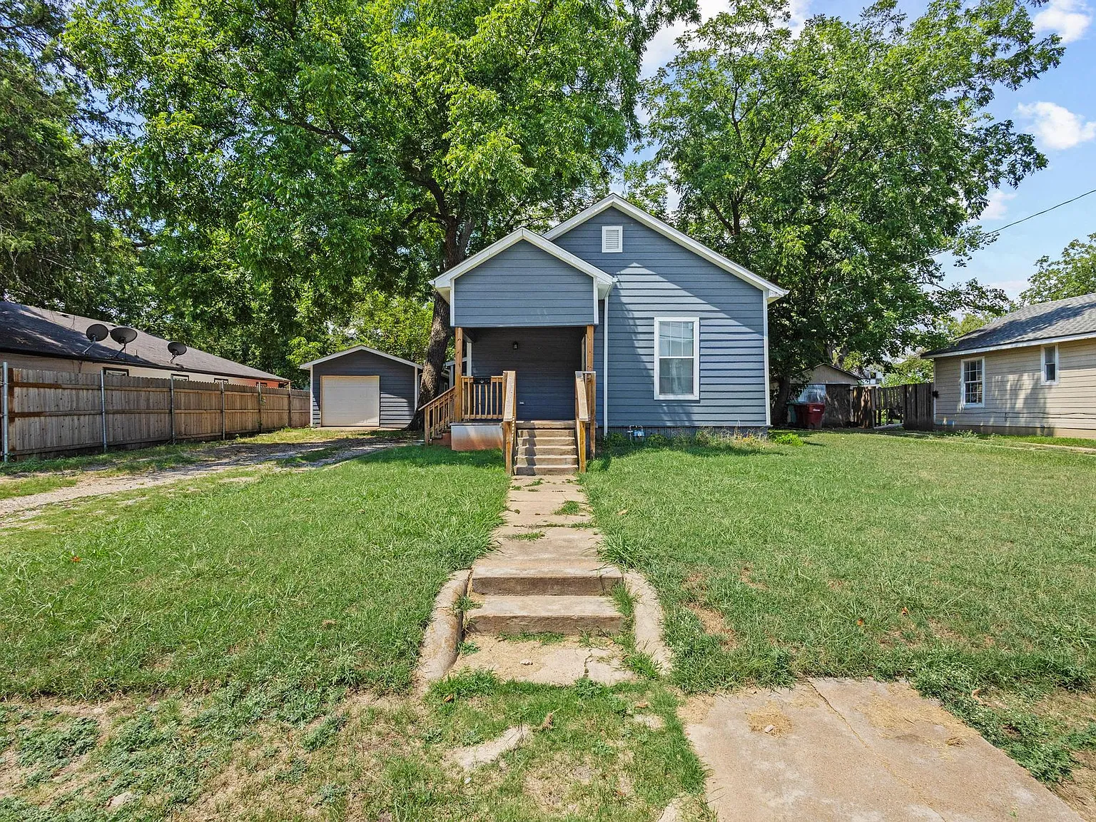3 bed, 976 sqft, $1,595 — Photo 2