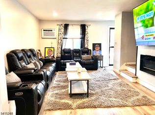 27 Melmore Gdns, East Orange City, NJ 07017