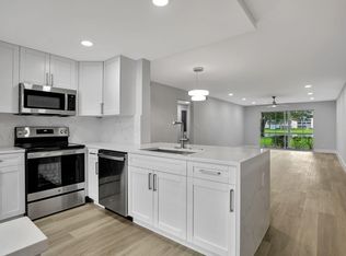 2202 Lucaya Bnd APT J1, Pompano Beach, FL 33066