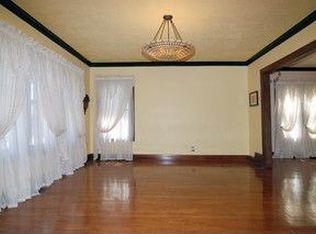 1105 S Humphrey Ave, Oak Park, IL 60304