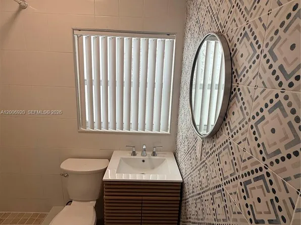 2816 Pine Tree Dr APT 2, Miami, FL 33140