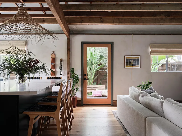 1811 Griffith Park Blvd — Photo 2