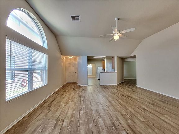 3rd image of 14802 Fir Knoll Way