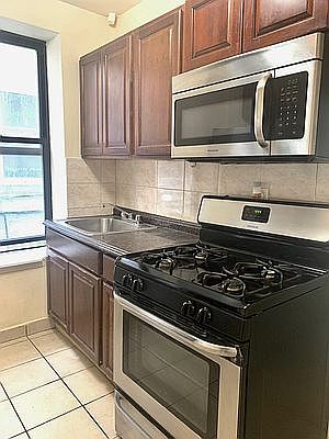 4th image of 154 Vermilyea Ave APT 33