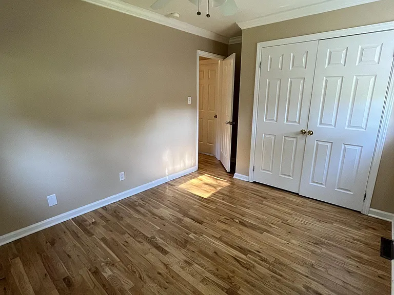 5717 Friendswood Dr — Photo 9