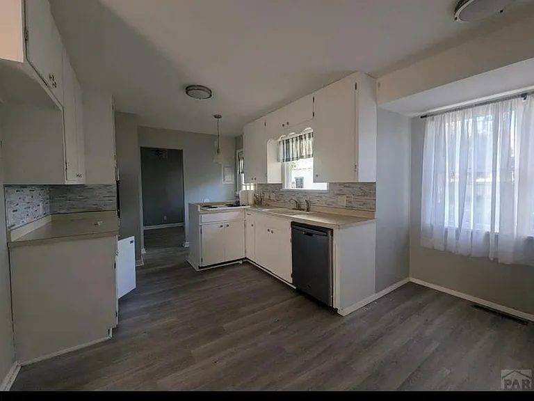 404 Homer Ave — Photo 6