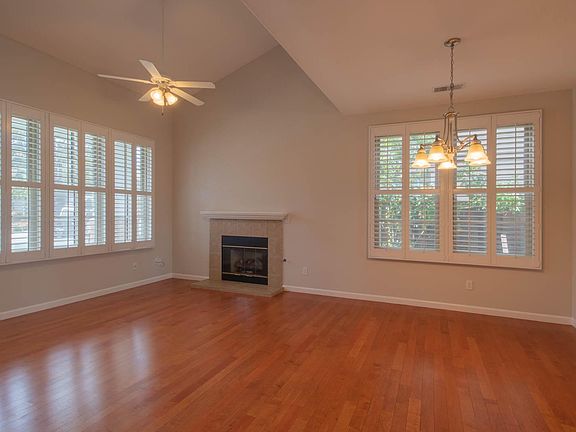 5th image of 221 Beethoven Ln