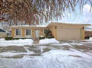 39160 Ceceil Dr, Clinton Township, MI 48038