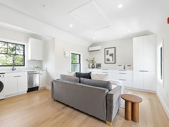2nd image of 43 Crafts St #2