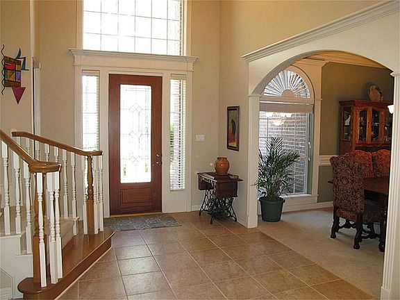 4th image of 31414 Helen Ln