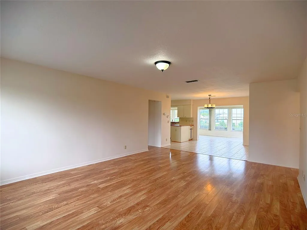 3 bed, 2.0 bath, 1734 sqft, $1,750 — Photo 3