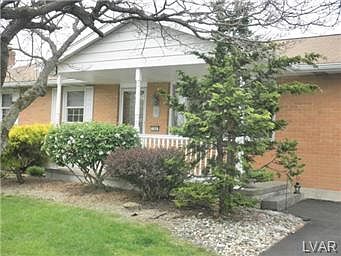 2nd image of 104 Oak Ln