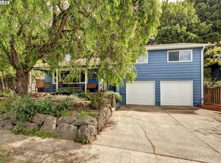 1124 SW Chestnut Dr, Portland, OR 97219