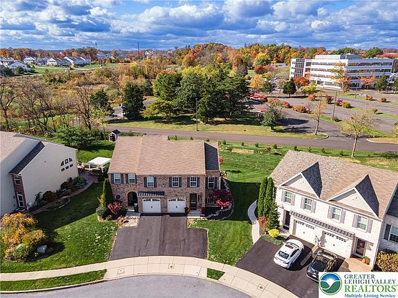 2nd image of 4488 Bellflower Way