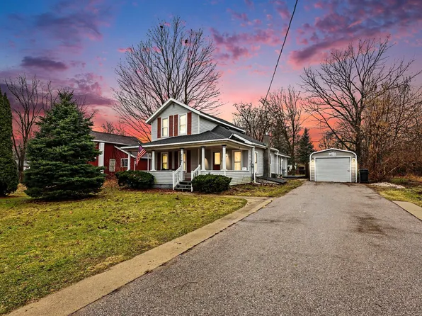 217 S Main St, Kent City, MI 49330