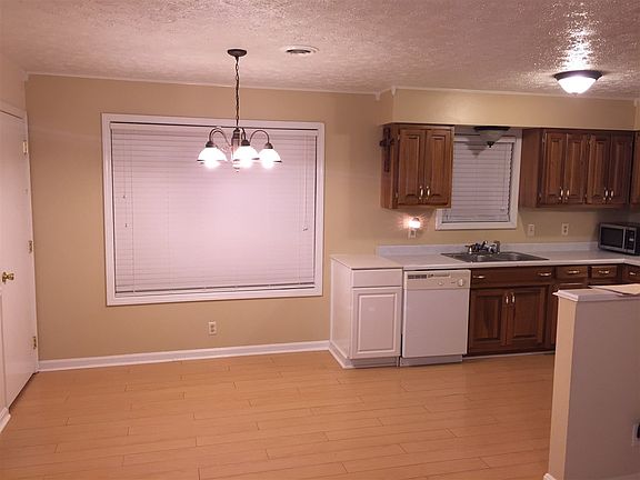 3rd image of 8095 New Jackson Hwy