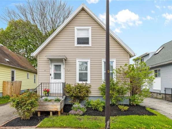 45 Bloomfield Pl, Rochester, NY 14620
