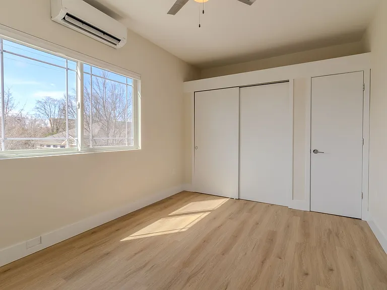 1 Bed 1 Bath in Downtown Traverse City — Photo 16