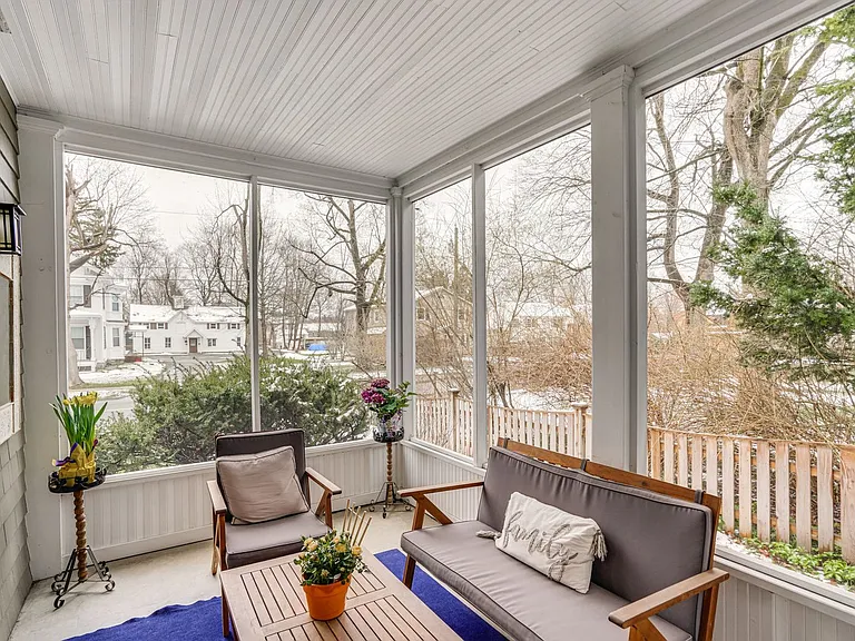 Building's Lounge